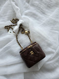 *Chanel Vanity Case with Chain mini size-