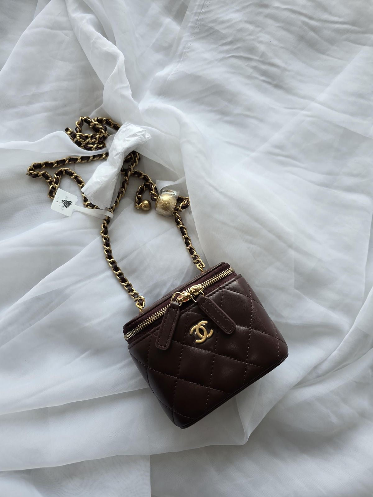 *Chanel Vanity Case with Chain mini size-
